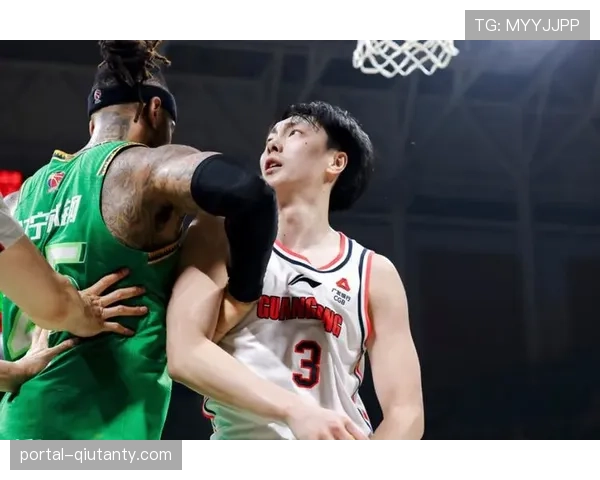 半决赛疆粤大战G3：周琦与胡明轩发生冲突，广东客场加时险胜扳回一城